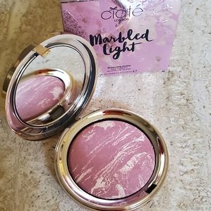 Ciaté Marbled Light Illuminating Blush